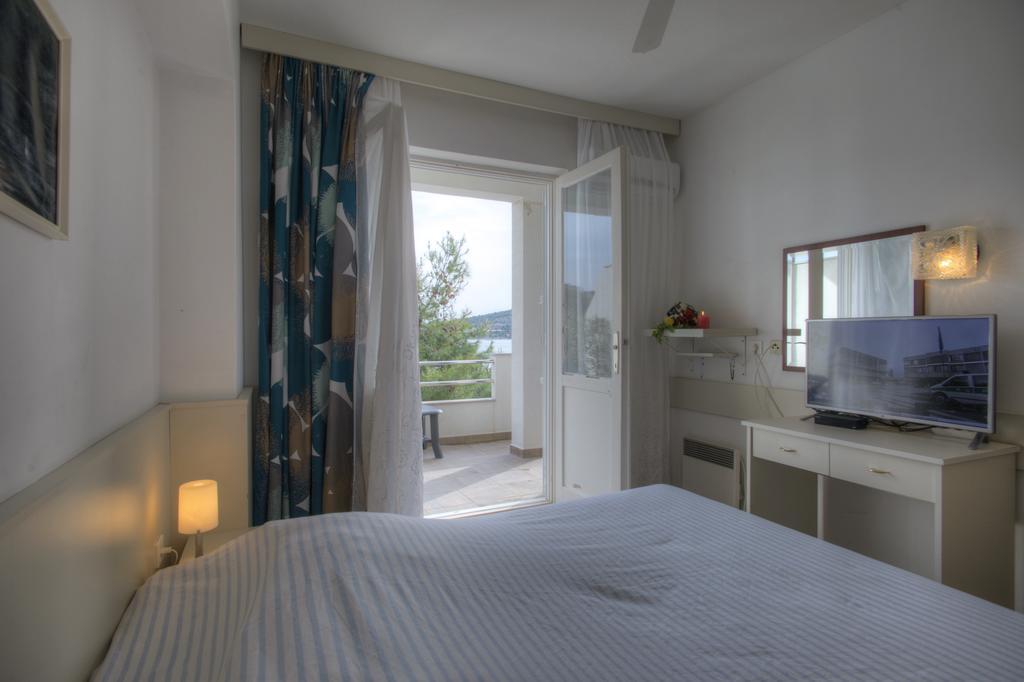 Gina Bed & Breakfast Tisno Værelse billede